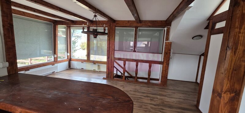 Vila de vanzare cu 5 camere in Busteni
